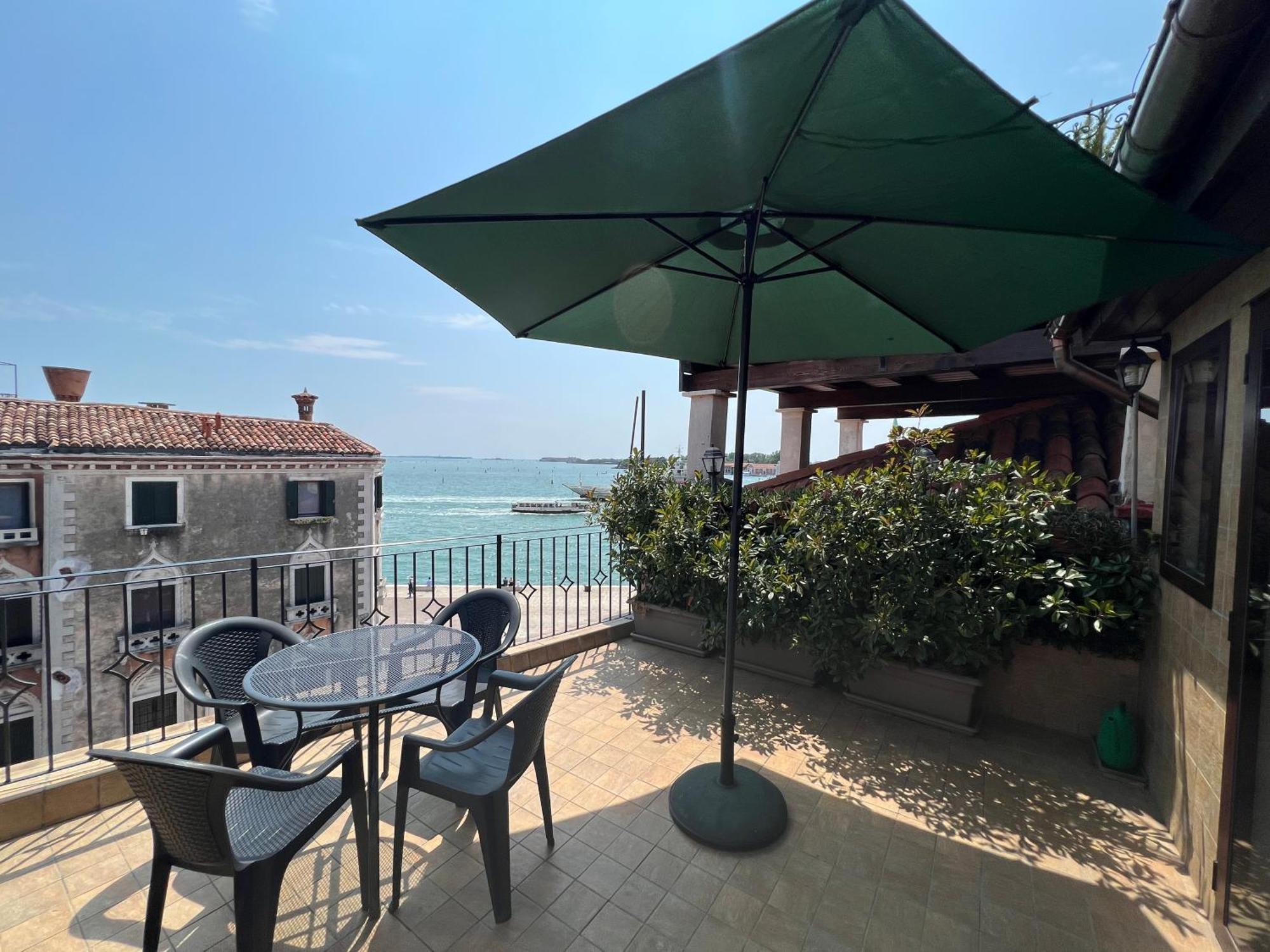 Ca' Delfina Holiday Home Veneţia Exterior foto