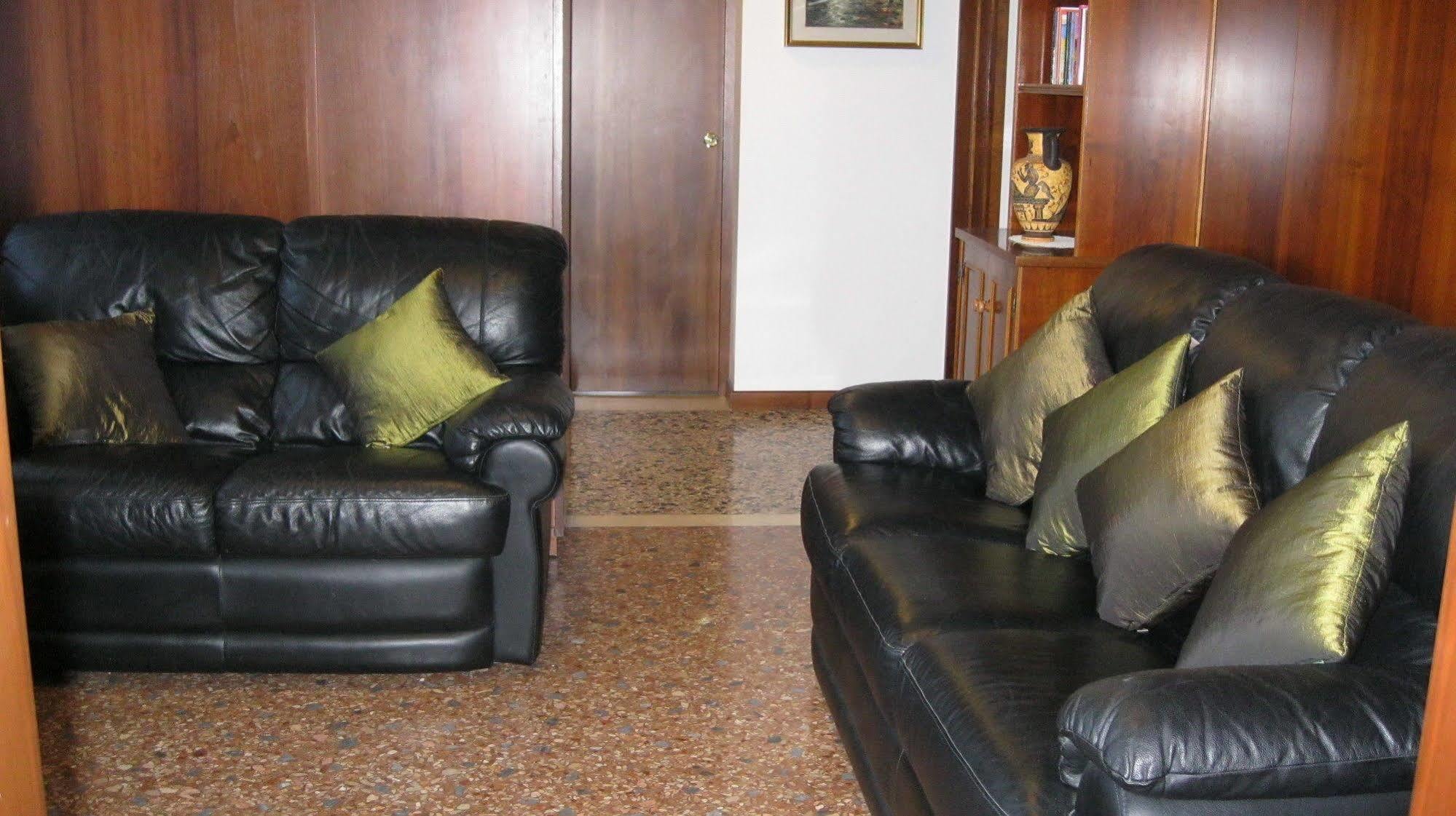 Ca' Delfina Holiday Home Veneţia Exterior foto